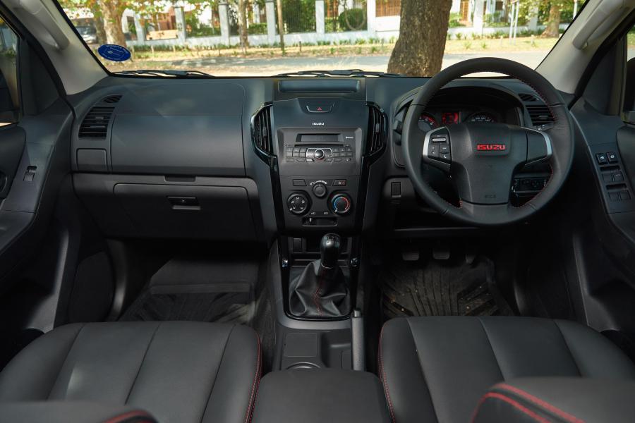 Торпедо Isuzu KB Double Cab X-Rider 2017 года  (фото 18 из 40)